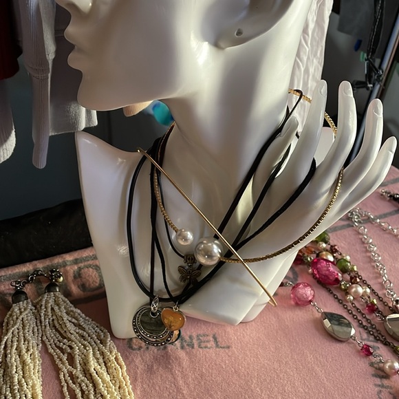 Like this listing to be notified when I go live, hope to see you there 🫶🏼❤️🥰 - Picture 4 of 10